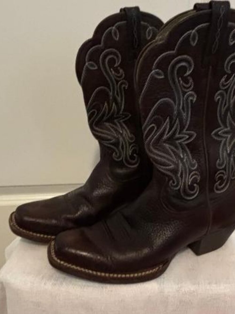 Ariat women's Dark Brown Legend Embroidered Western Cowboy Boots 7B